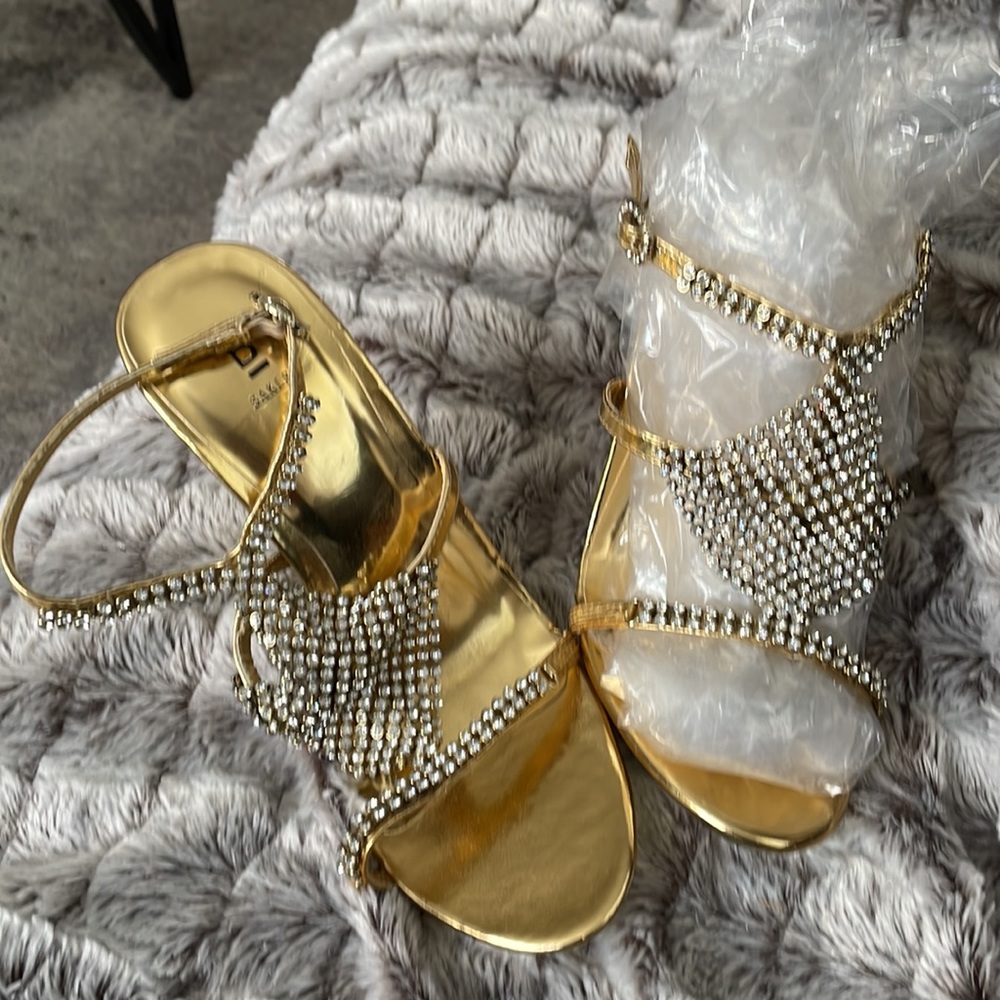 Shoes - Picture 5 of 6